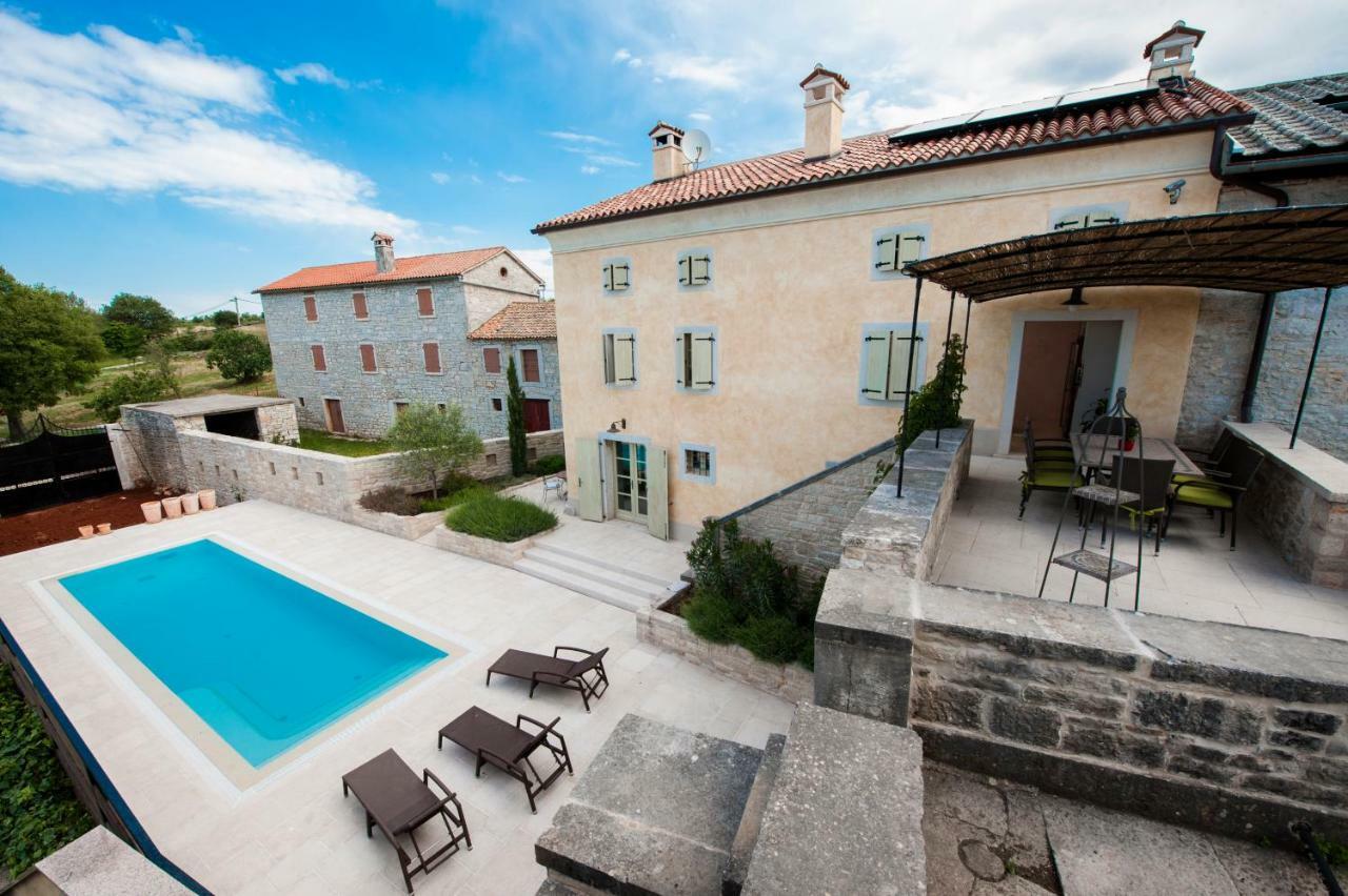 Villa Tona Visnjan Exterior photo